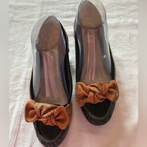 Inka Vintage Black and Ginger Bow Sz. 8 (24.5) 1.5" Heeled Pump w Bow